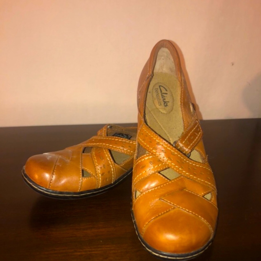 Clark’s Bendables MaryJane style shoe. Size 9